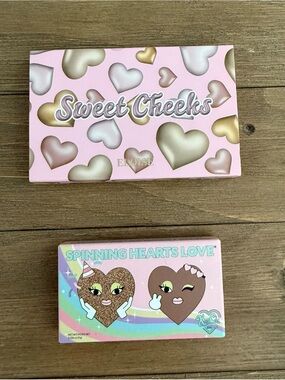 Sweet Cheeks Bronzing Duo & Spinning Hearts Eyeshadow Palette New